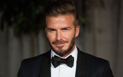 爱游戏体育精华-C罗助攻队友推射破门