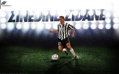 爱游戏体育动态-内马尔慈善赛传递爱心